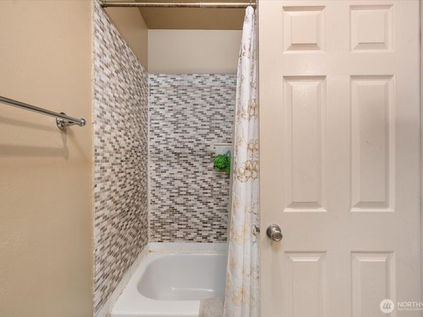 18906 8th Avenue NW 313, Shoreline WA 98177