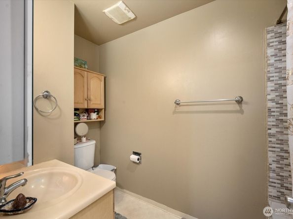 18906 8th Avenue NW 313, Shoreline WA 98177