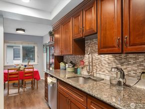 18906 8th Avenue NW 313, Shoreline WA 98177