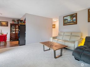 18906 8th Avenue NW 313, Shoreline WA 98177