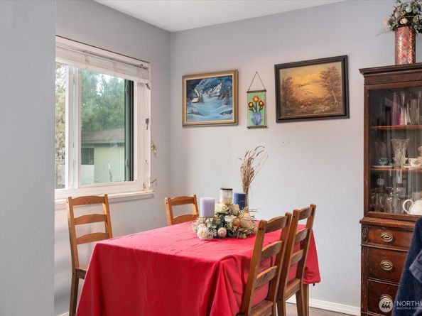 18906 8th Avenue NW 313, Shoreline WA 98177