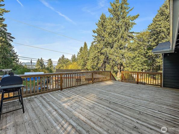 5432 Pineridge Court NE, Bremerton WA 98311