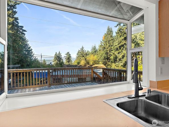 5432 Pineridge Court NE, Bremerton WA 98311