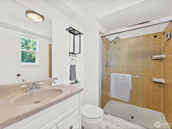 5432 Pineridge Court NE, Bremerton WA 98311