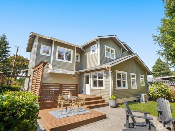 3222 39th Avenue SW, Seattle WA 98116