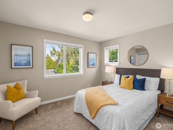 3222 39th Avenue SW, Seattle WA 98116