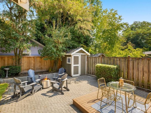 3222 39th Avenue SW, Seattle WA 98116