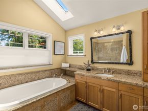 3222 39th Avenue SW, Seattle WA 98116
