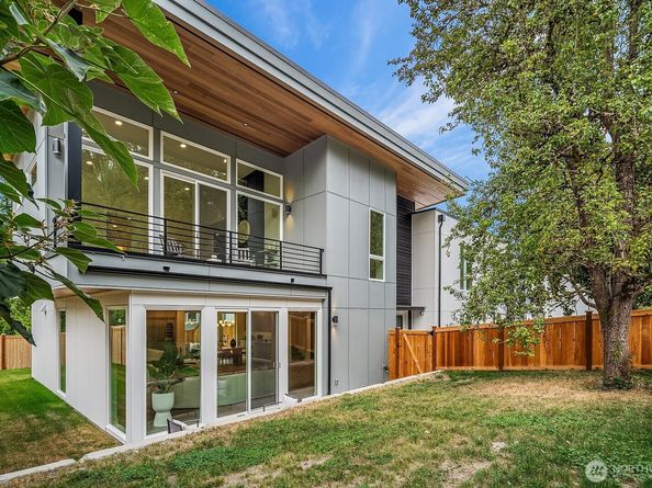 3978 162nd Place SE, Bellevue WA 98006