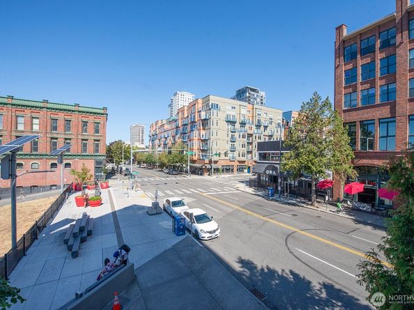 2319 1st Avenue 205, Seattle WA 98121