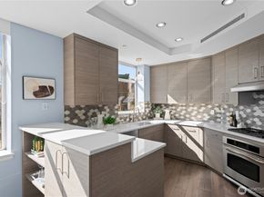 2319 1st Avenue 205, Seattle WA 98121