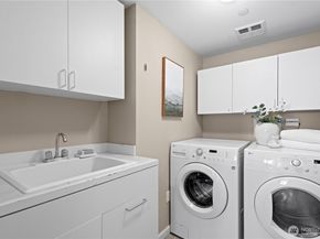 2319 1st Avenue 205, Seattle WA 98121
