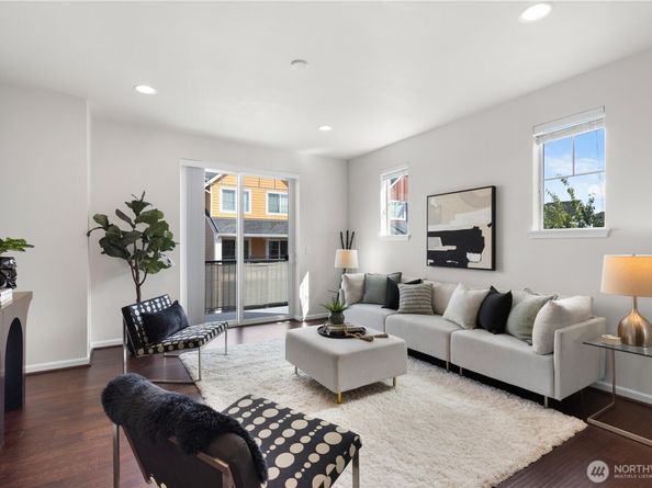 3280 SW Graham Street 601, Seattle WA 98126