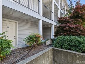9200 Greenwood Avenue N 107, Seattle WA 98103