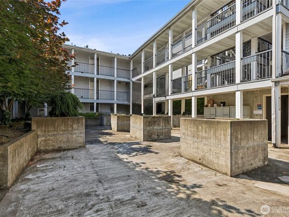 9200 Greenwood Avenue N 107, Seattle WA 98103