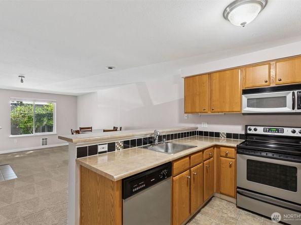 9200 Greenwood Avenue N 107, Seattle WA 98103