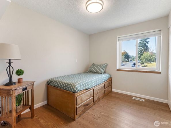 12800 SE 276th Place, Kent WA 98030