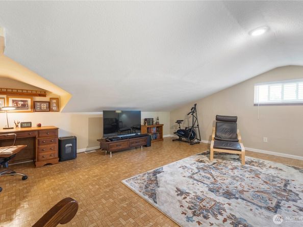12800 SE 276th Place, Kent WA 98030