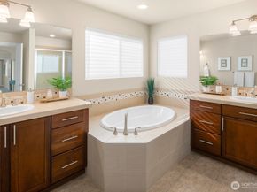 10449 Sheridan Cres NE, Redmond WA 98053