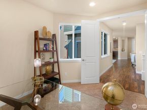 10449 Sheridan Cres NE, Redmond WA 98053