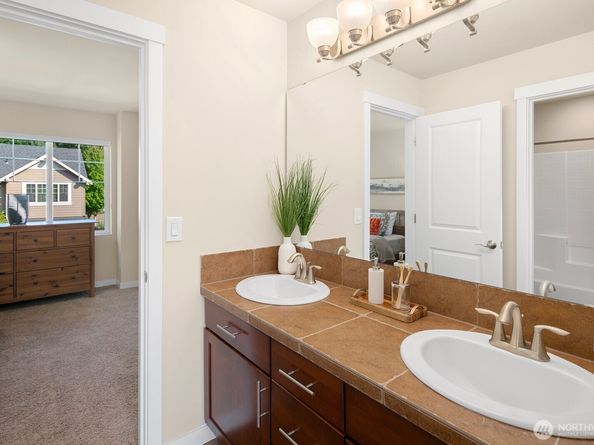 10449 Sheridan Cres NE, Redmond WA 98053