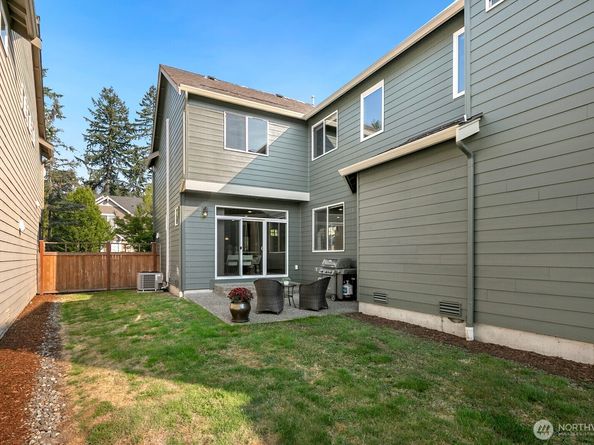 10449 Sheridan Cres NE, Redmond WA 98053