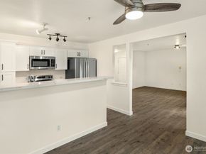 10825 SE 200th Street F103, Kent WA 98031