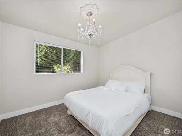 23635 41st Avenue S, Kent WA 98032