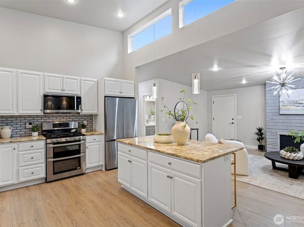 23635 41st Avenue S, Kent WA 98032