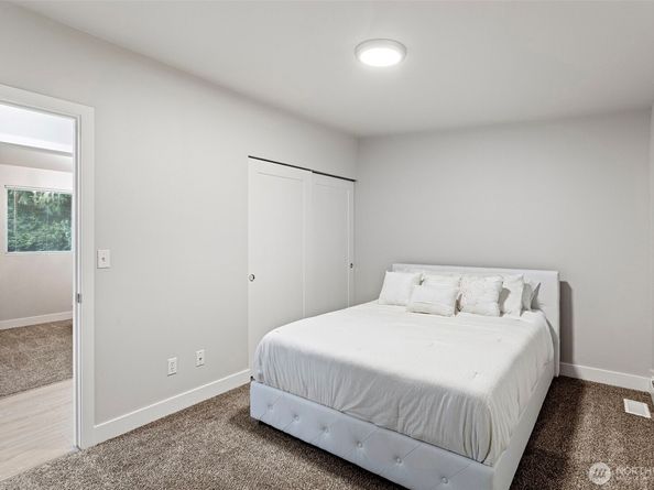 23635 41st Avenue S, Kent WA 98032