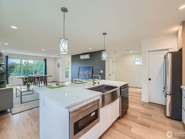 5930 18th Avenue S, Seattle WA 98108