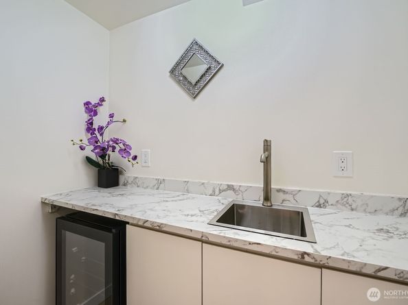 5930 18th Avenue S, Seattle WA 98108
