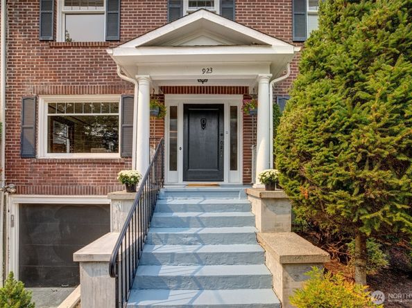 923 33rd Avenue, Seattle WA 98122