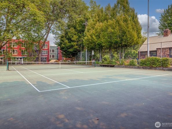 923 33rd Avenue, Seattle WA 98122