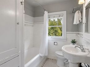 923 33rd Avenue, Seattle WA 98122