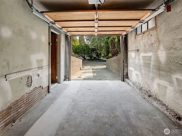 923 33rd Avenue, Seattle WA 98122