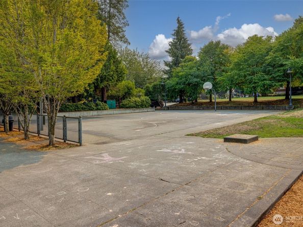 923 33rd Avenue, Seattle WA 98122