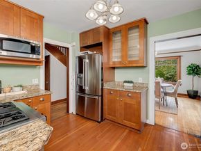 923 33rd Avenue, Seattle WA 98122
