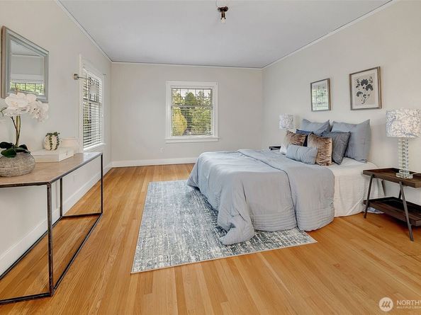 923 33rd Avenue, Seattle WA 98122