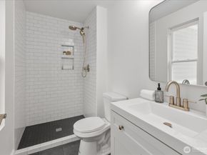11202 NE 140th Street, Kirkland WA 98034