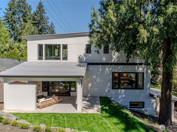 955 103rd Avenue SE, Bellevue WA 98004
