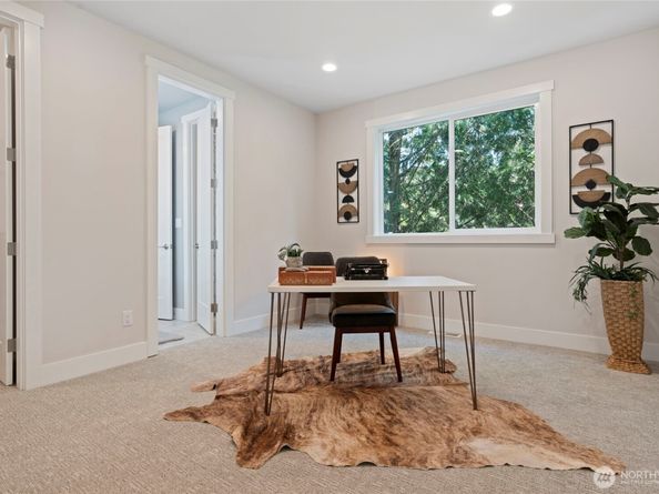 955 103rd Avenue SE, Bellevue WA 98004