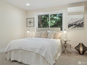 955 103rd Avenue SE, Bellevue WA 98004