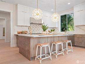 955 103rd Avenue SE, Bellevue WA 98004