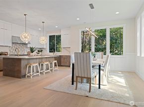 955 103rd Avenue SE, Bellevue WA 98004