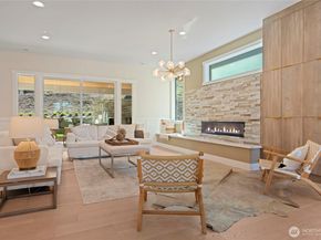 955 103rd Avenue SE, Bellevue WA 98004