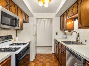 335 3rd Avenue S 203, Edmonds WA 98020