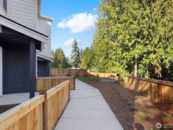 19505 Damson Road C1, Lynnwood WA 98036