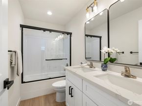 19505 Damson Road C1, Lynnwood WA 98036
