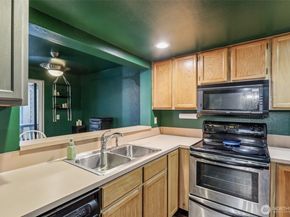 110 SW 116th Street A13, Seattle WA 98146